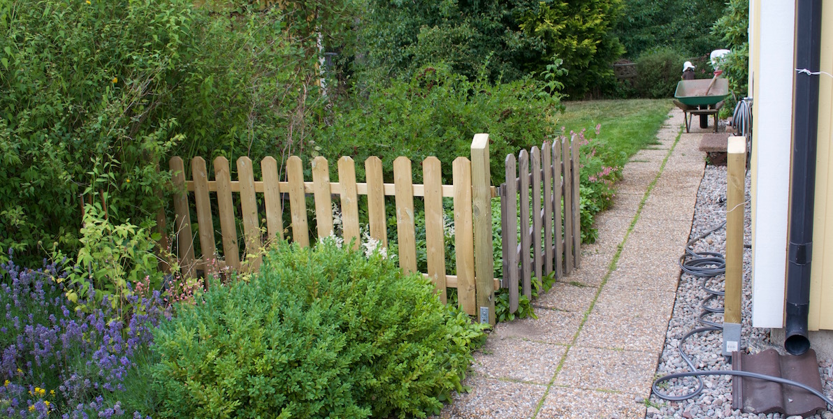 staketbygge i trädgården 3