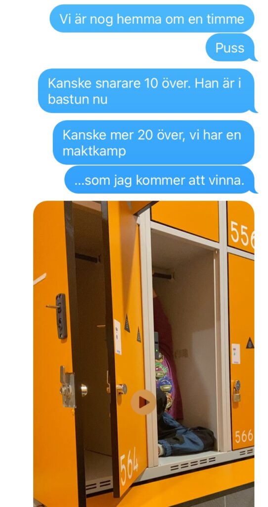 maktkamp på badhuset